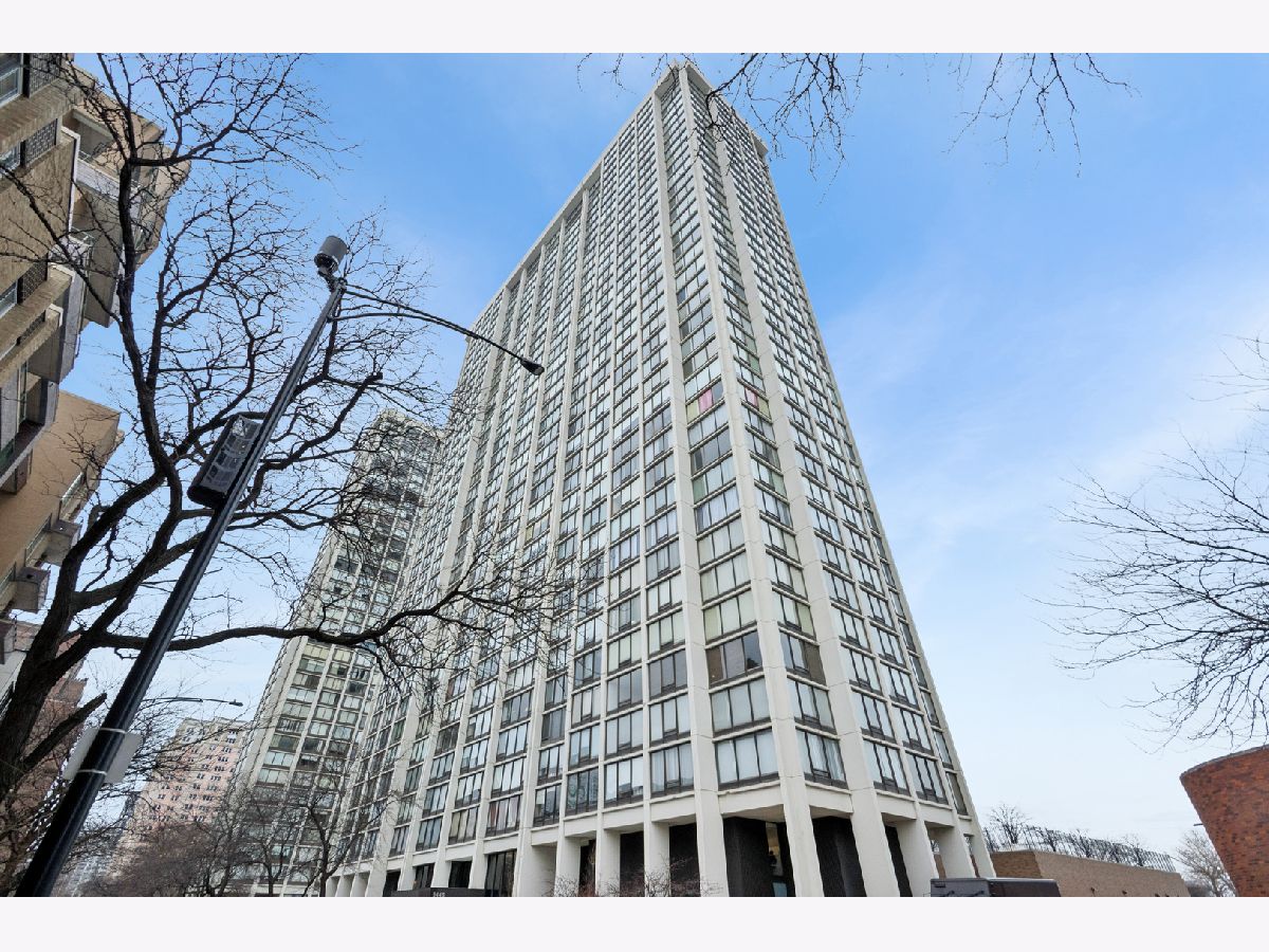  For Sale Chicago Illinois, 5445 Sheridan Road