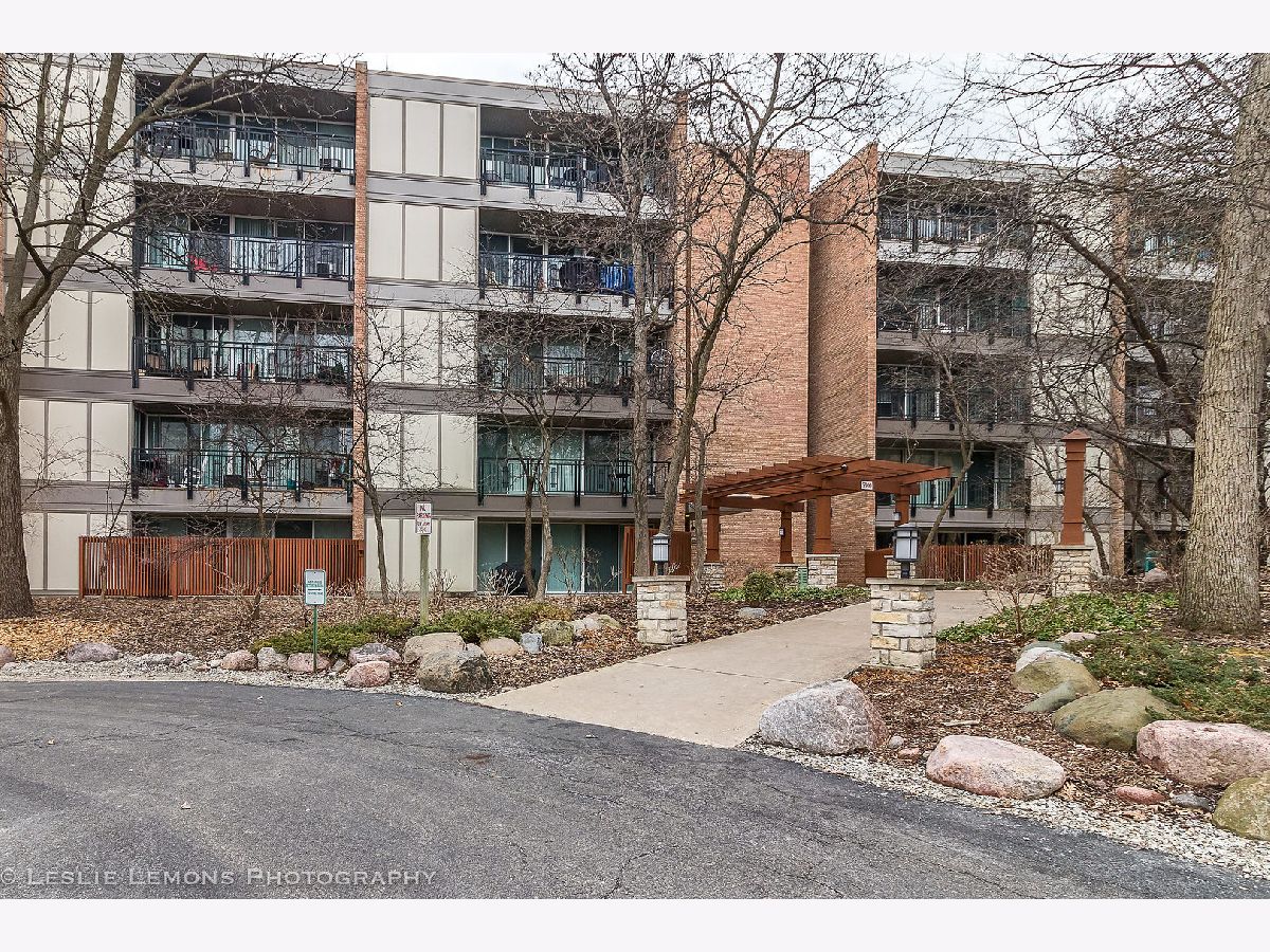 Condos & Townhomes For Rent Four Lakes Lisle Illinois, 5900 Oakwood