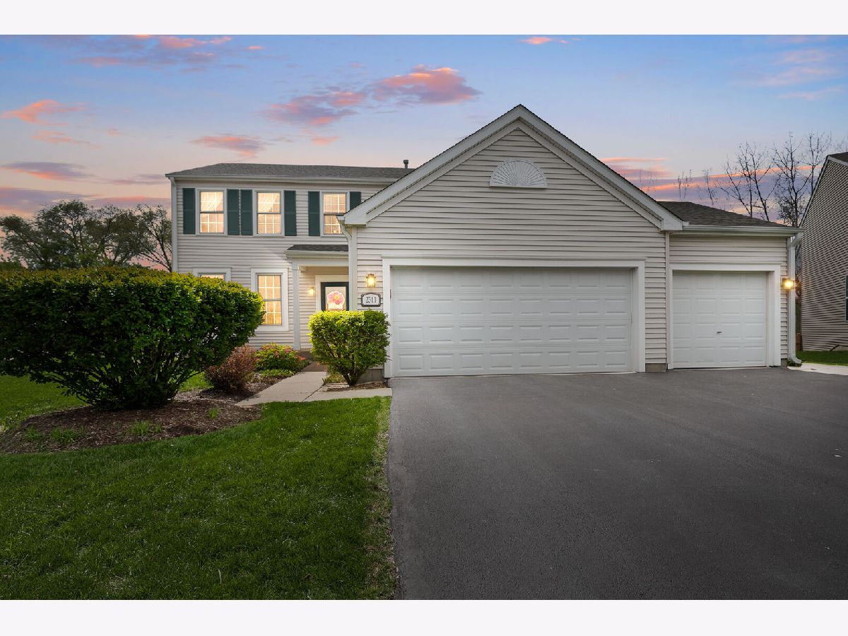 Homes & Townhomes For Sale Valley Lakes Round Lake Illinois, 2311 Cascade Circle