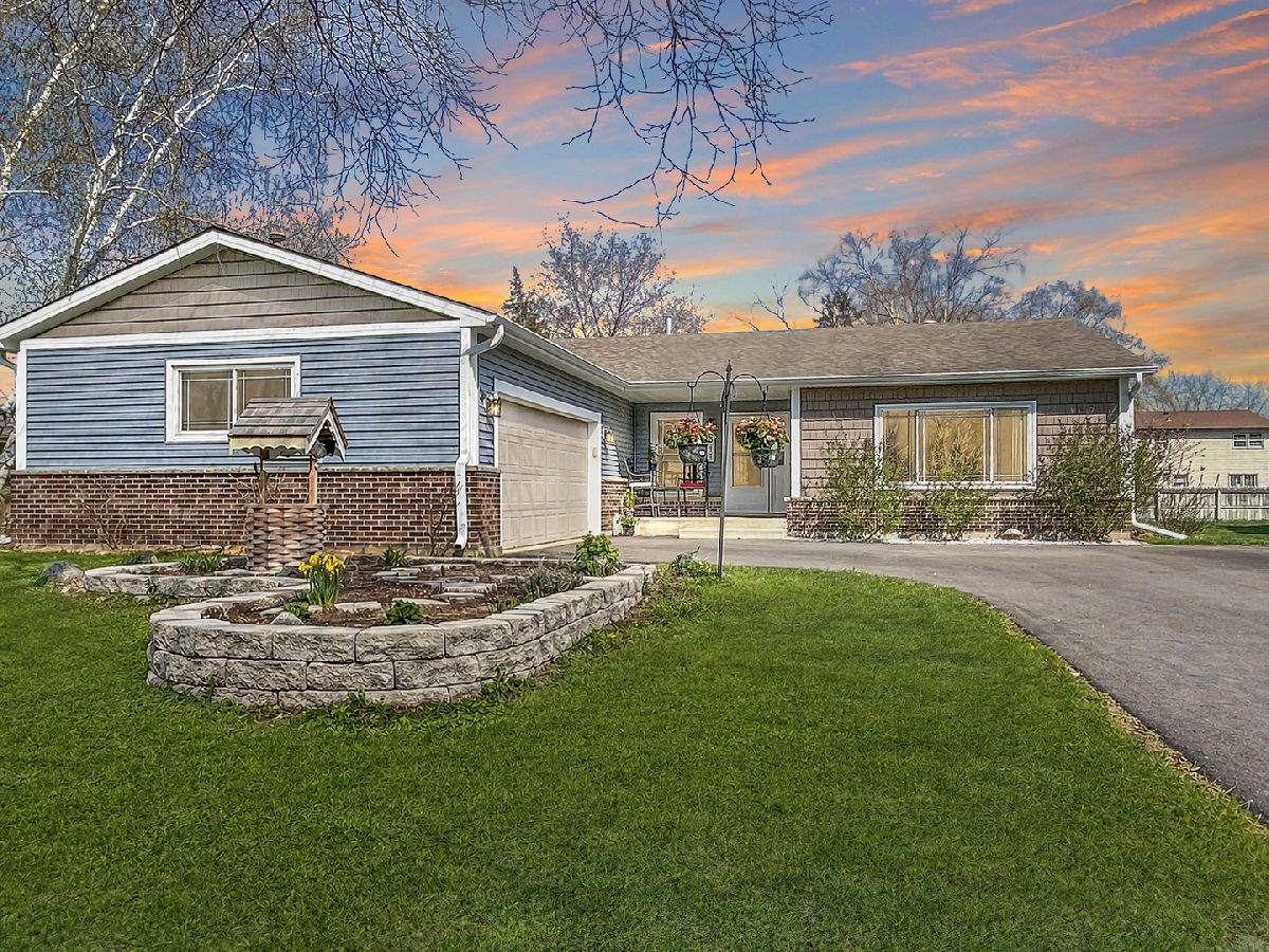  For Sale Lake Villa Illinois, 211 Waterbury Circle