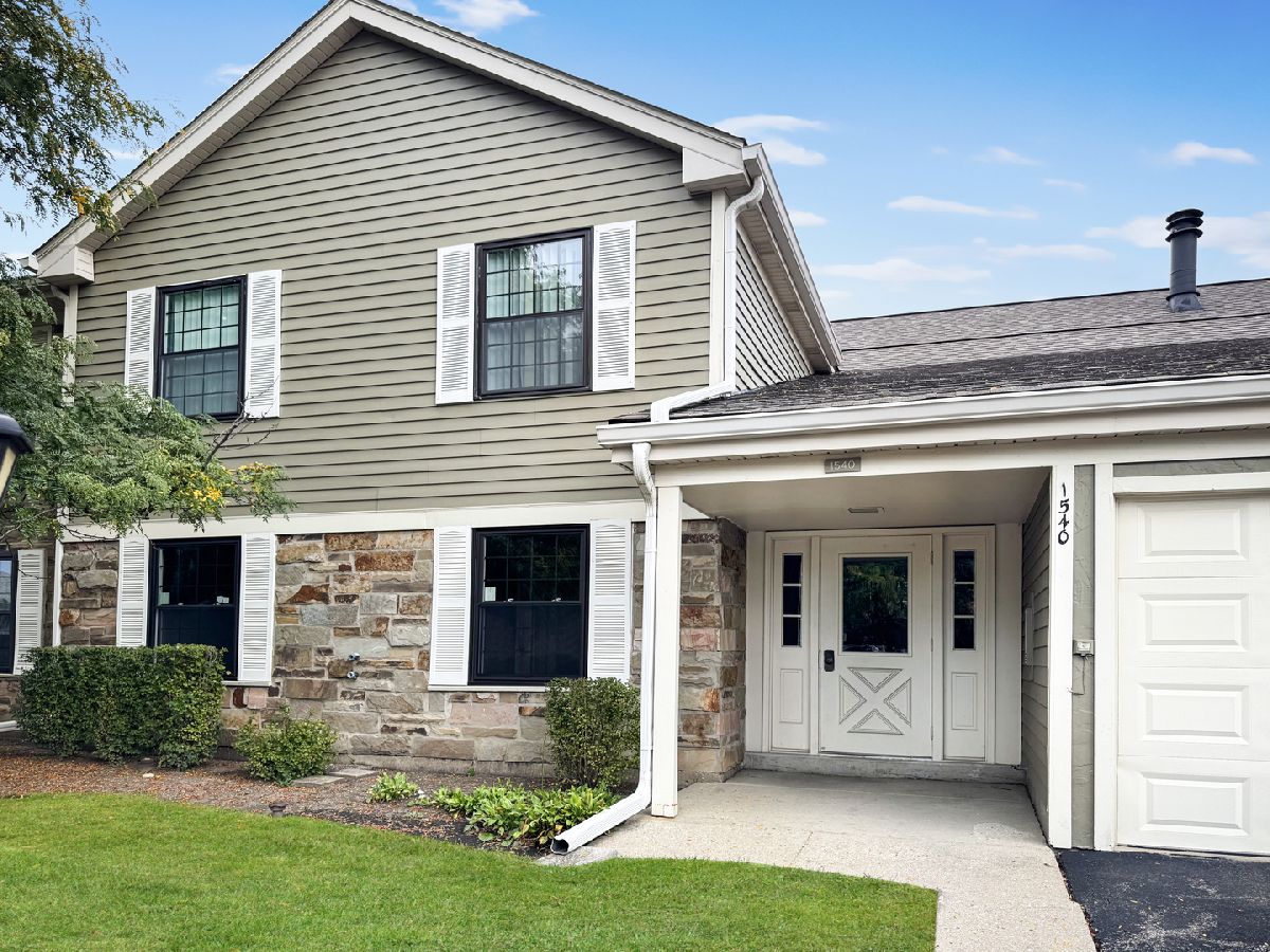  For Rent Wheeling Illinois, 1540 Heather