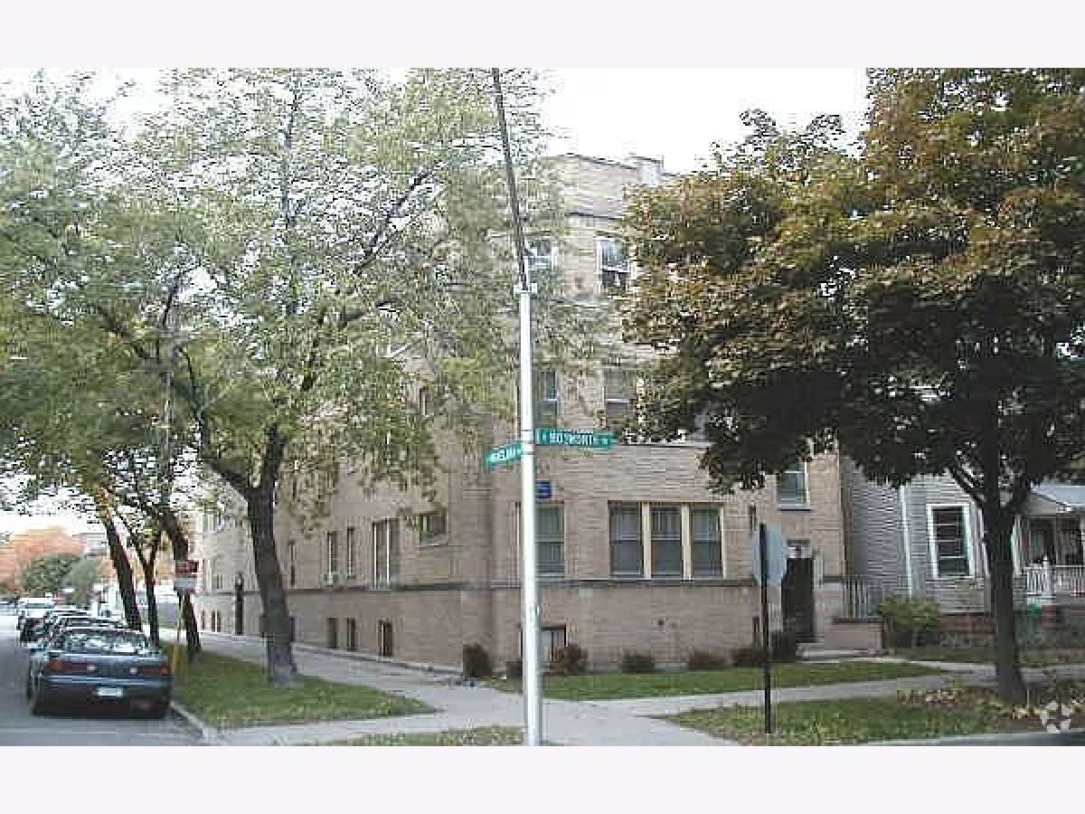 Condos & Townhomes & Homes For Rent Southport Corridor Chicago Illinois, 1542 Waveland