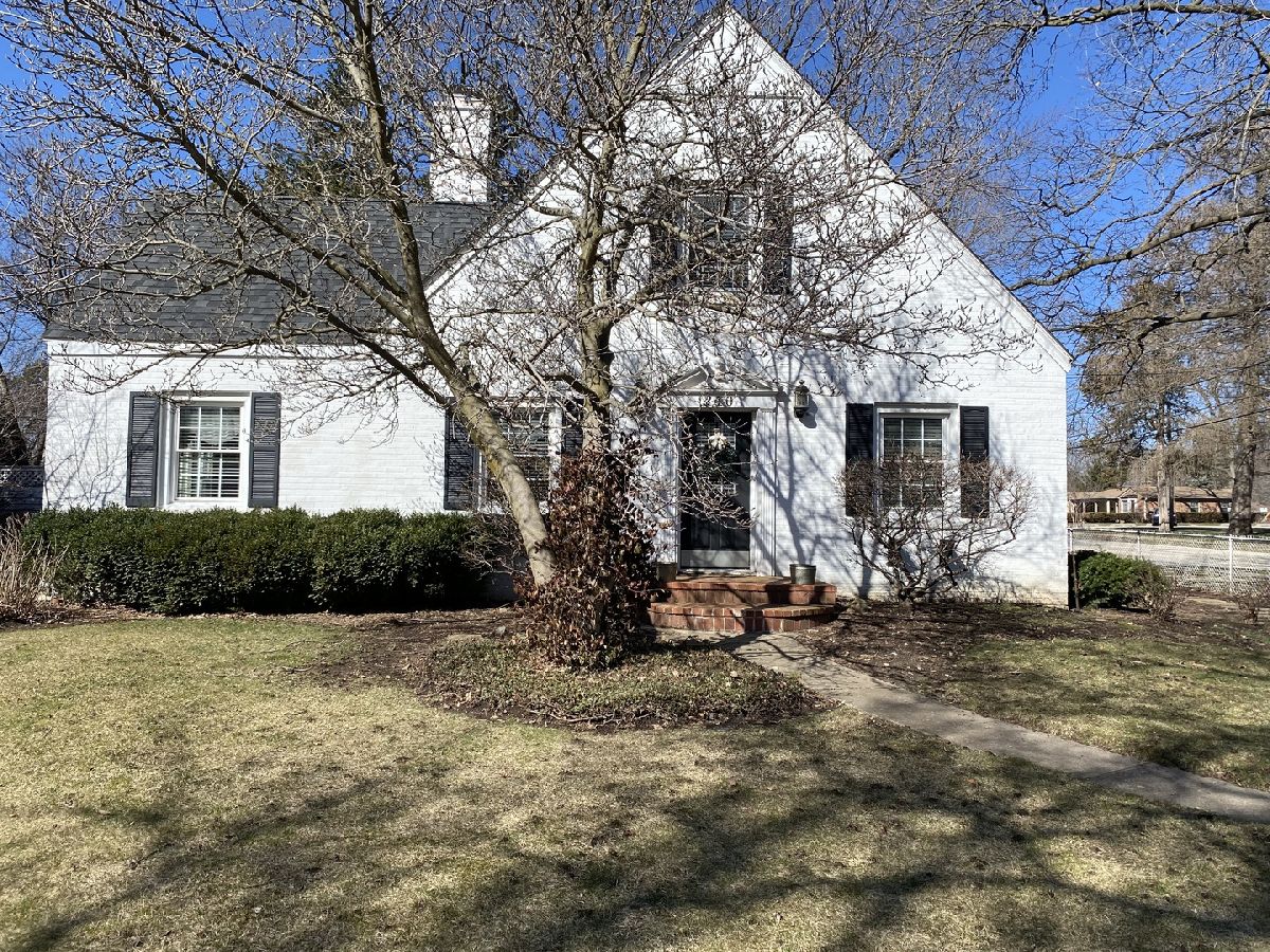  For Sale Crystal Lake Illinois, 240 Mchenry Avenue