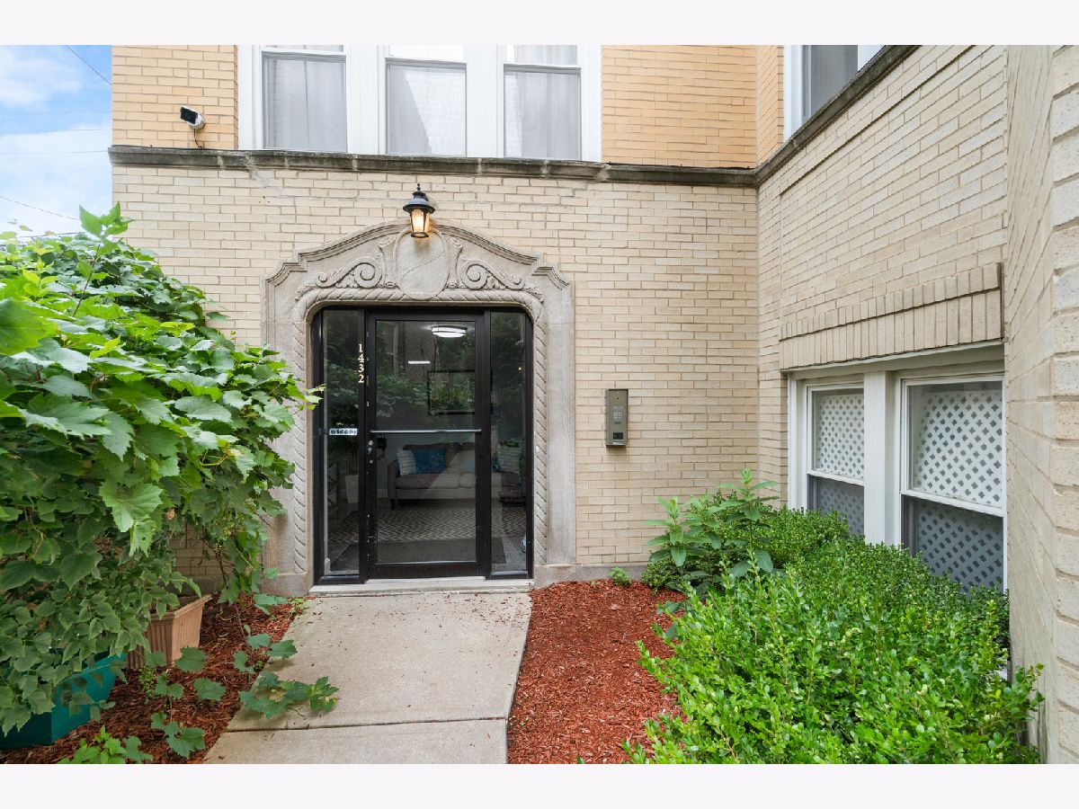  Rented Chicago Illinois, 1432 Maplewood