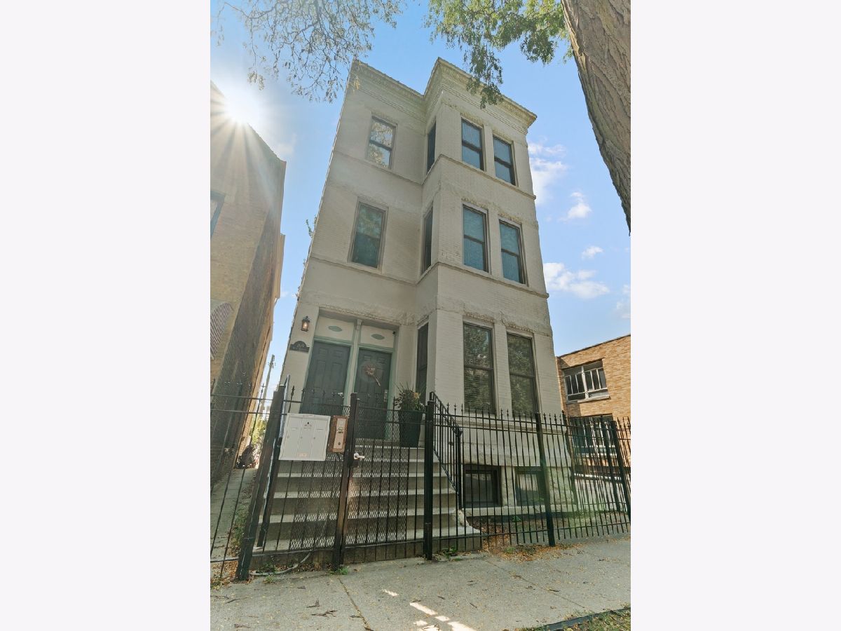 Condos & Townhomes & Homes For Sale Ukrainian Village Chicago Illinois, 1849 Superior Street