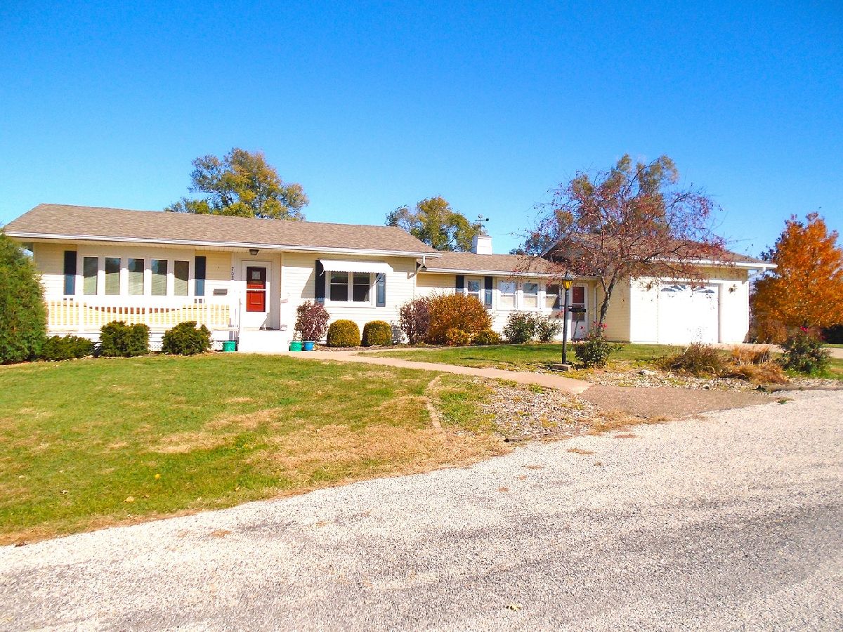  For Sale Dixon Iowa, 702 High Street