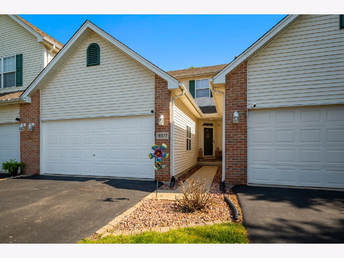  For Sale Lockport Illinois, 16017 Iroquois Drive