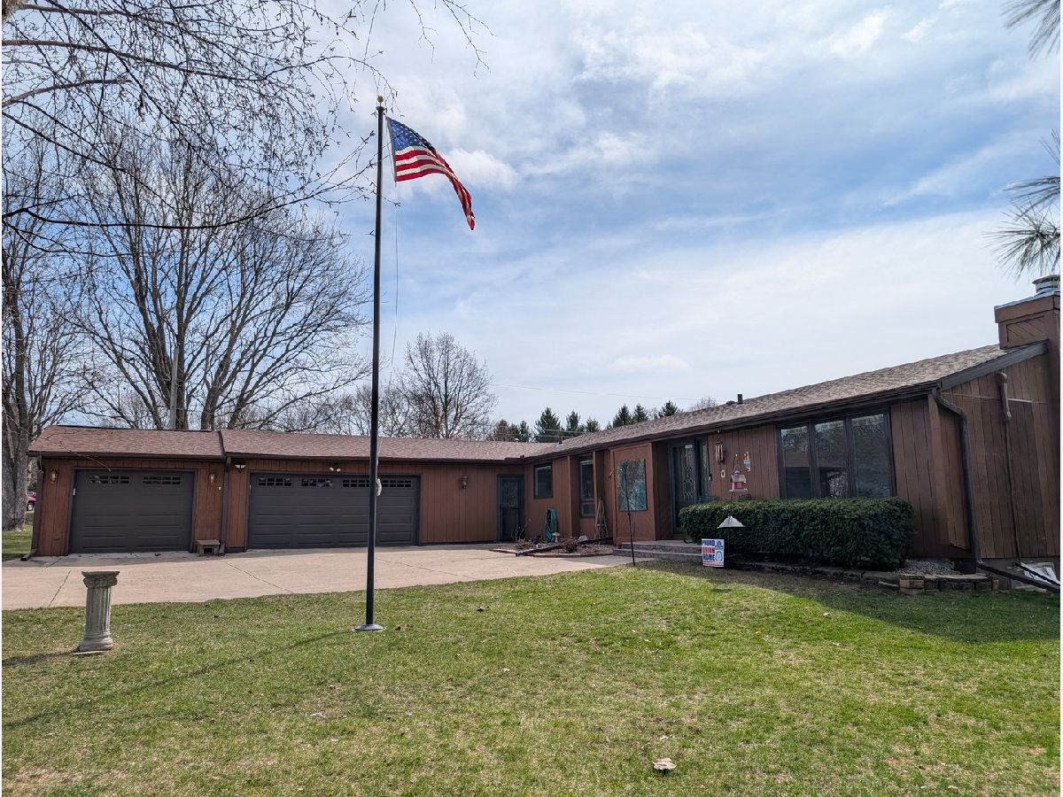  For Sale Freeport Illinois, 2155 Oriole Drive