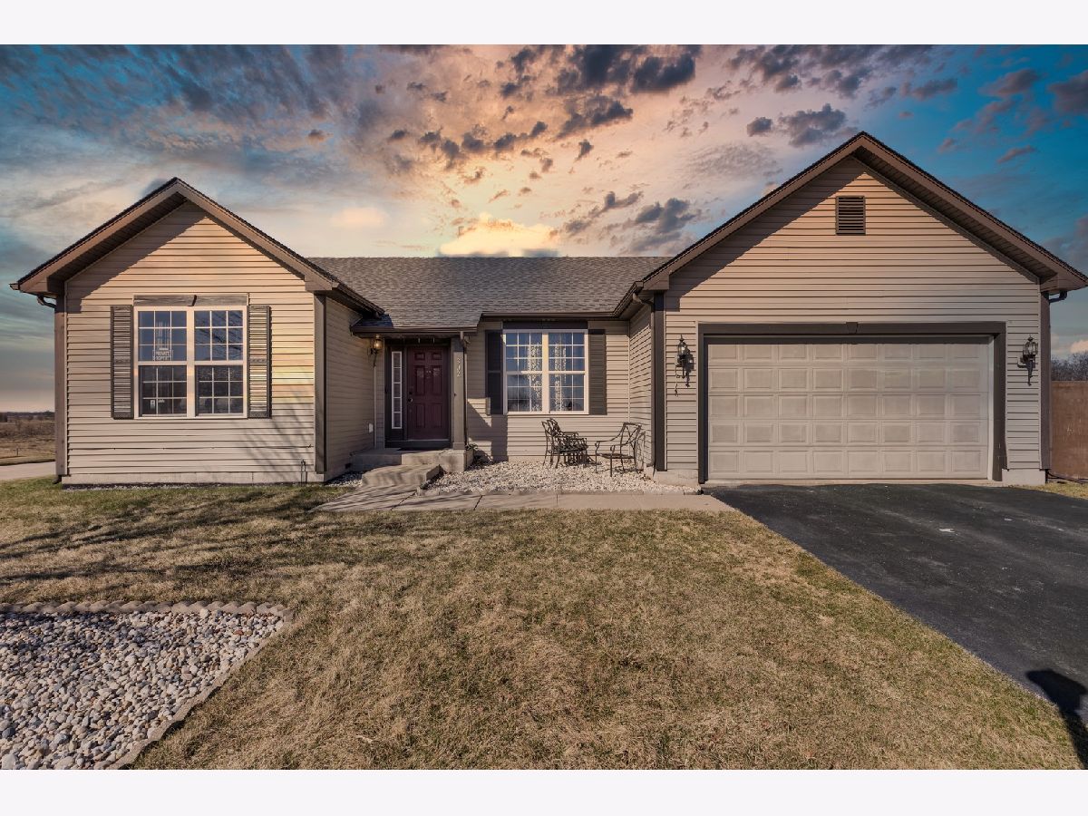  For Sale Poplar Grove Illinois, 302 Cress Creek Trail