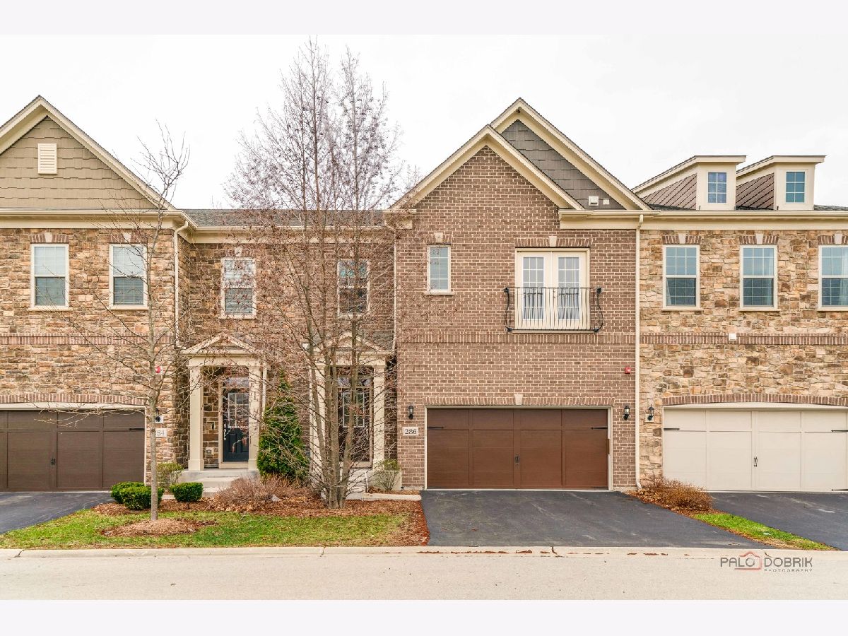 Condos & Townhomes For Sale Camberley Club Lincolnshire Illinois, 286 Belmont Drive