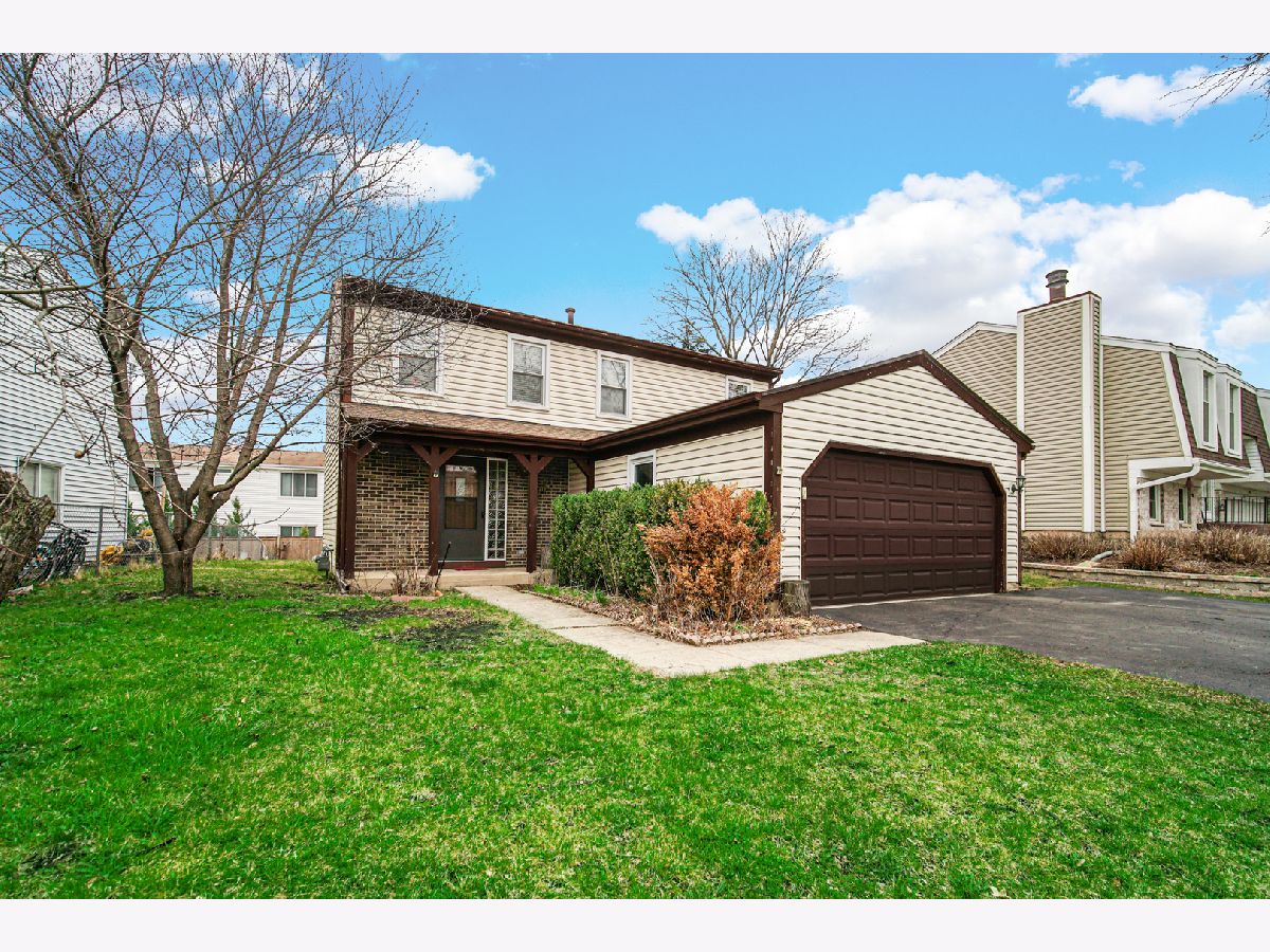  For Sale Carol Stream Illinois, 593 Iroquois Trail