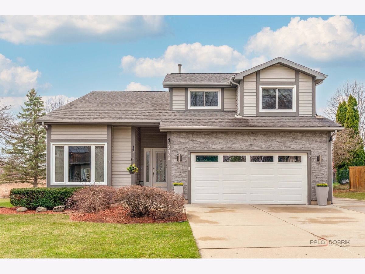 Homes For Sale Woodland Meadows Grayslake Illinois, 33124 Shannon Drive