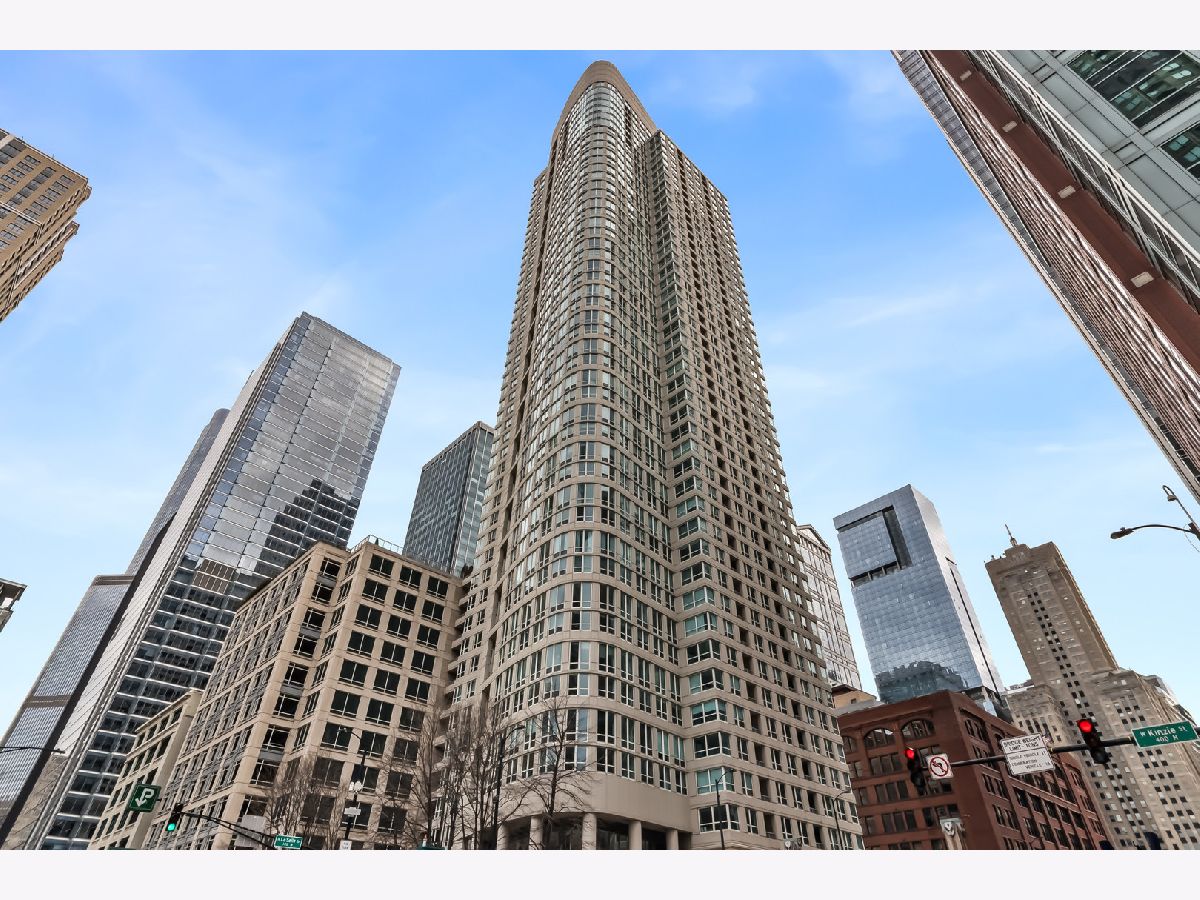 Condominiums For Sale The Sterling Chicago Illinois, 345 Lasalle Street
