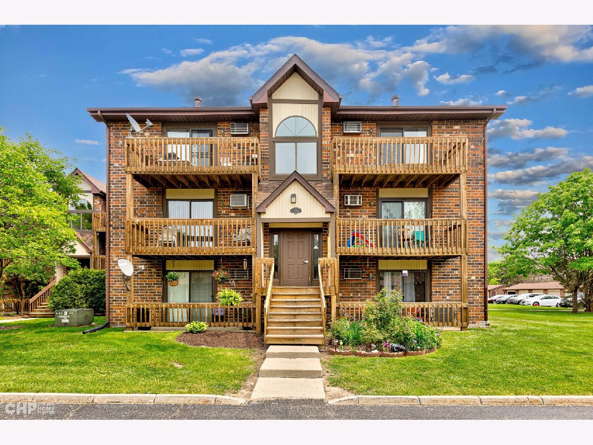  For Rent Crystal Lake Illinois, 439 Berkshire