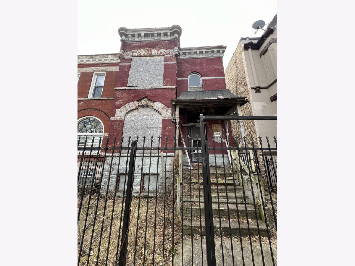  For Sale Chicago Illinois, 3345 Monroe Street