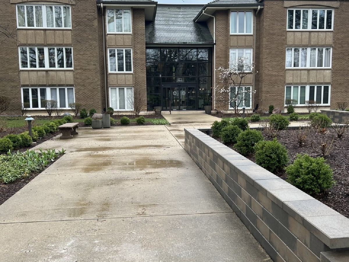  For Sale Oak Brook Illinois, 2 Oak Brook Club Drive