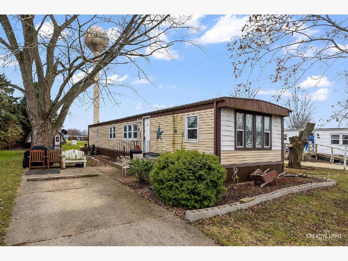  For Sale Sandwich Illinois, 5 Hickory Lane