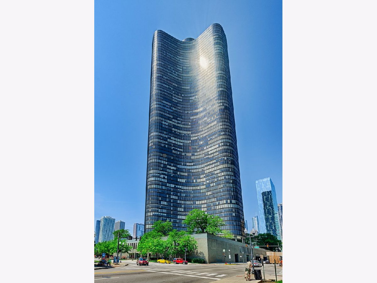  For Sale Chicago Illinois, 505 Lake Shore Drive