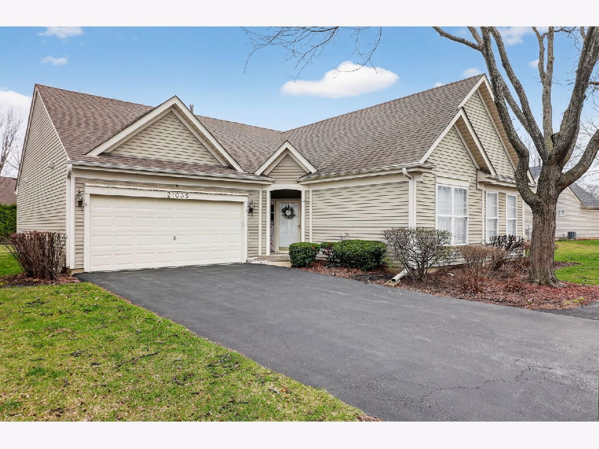 Townhomes & Condos & Homes For Sale Carillon Plainfield Illinois, 21035 Aspen Lane