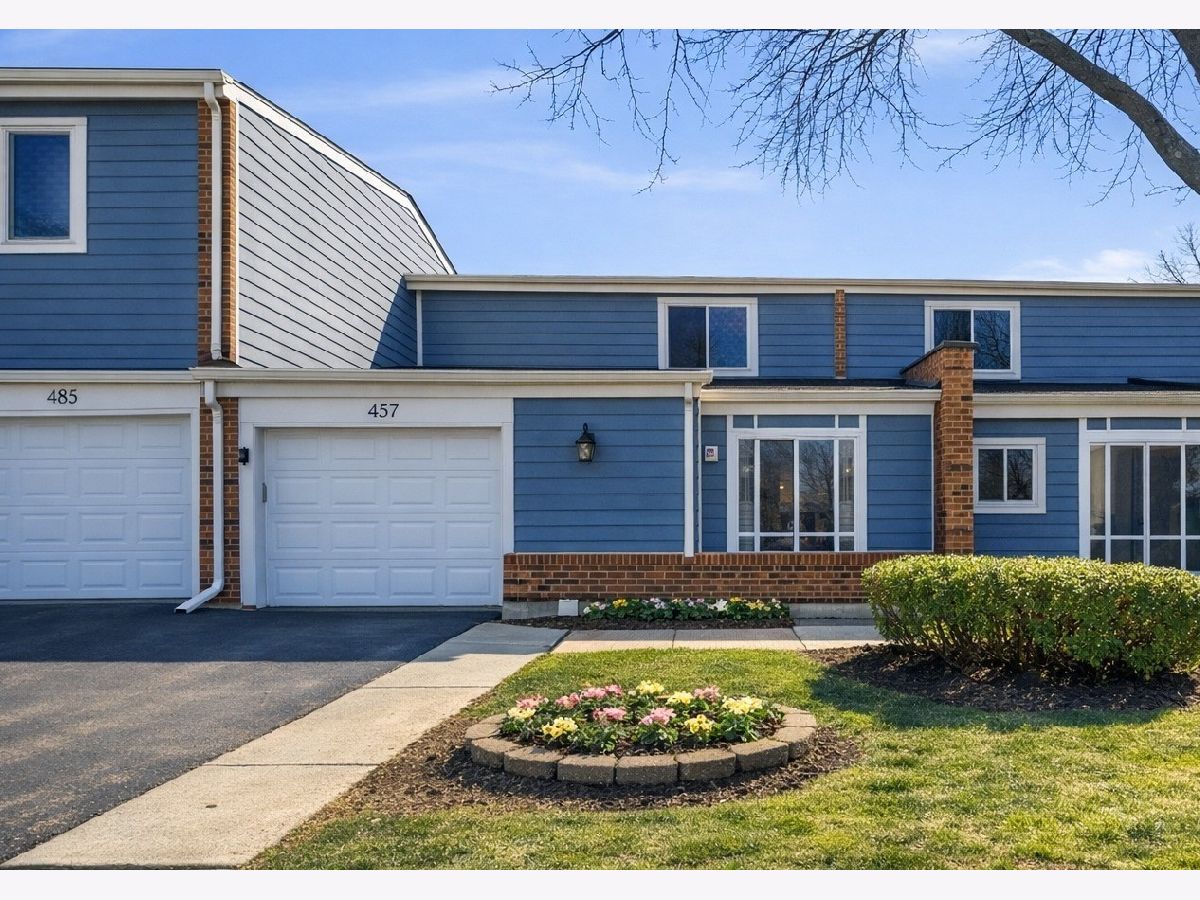  For Sale Wheeling Illinois, 437 Maple Drive