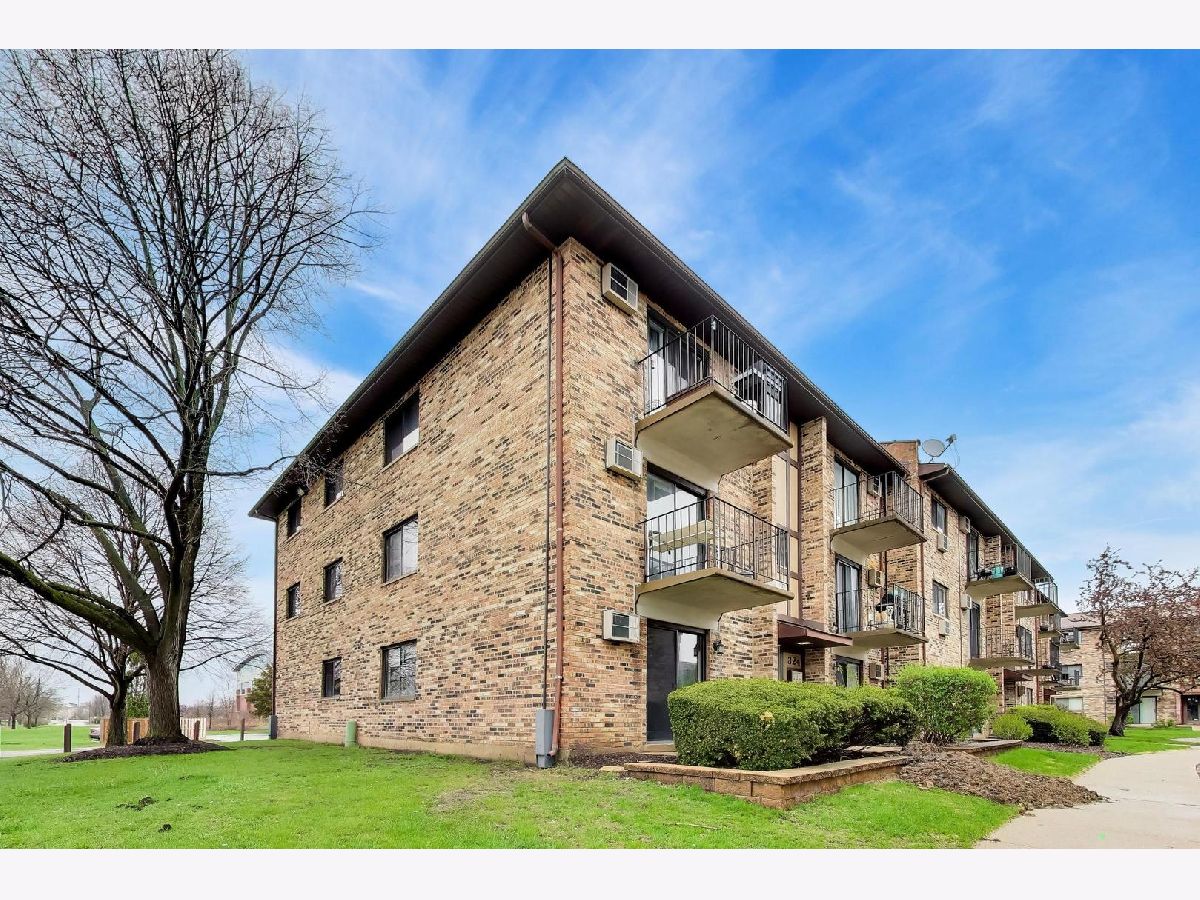  For Sale Carol Stream Illinois, 324 Klein Creek Court