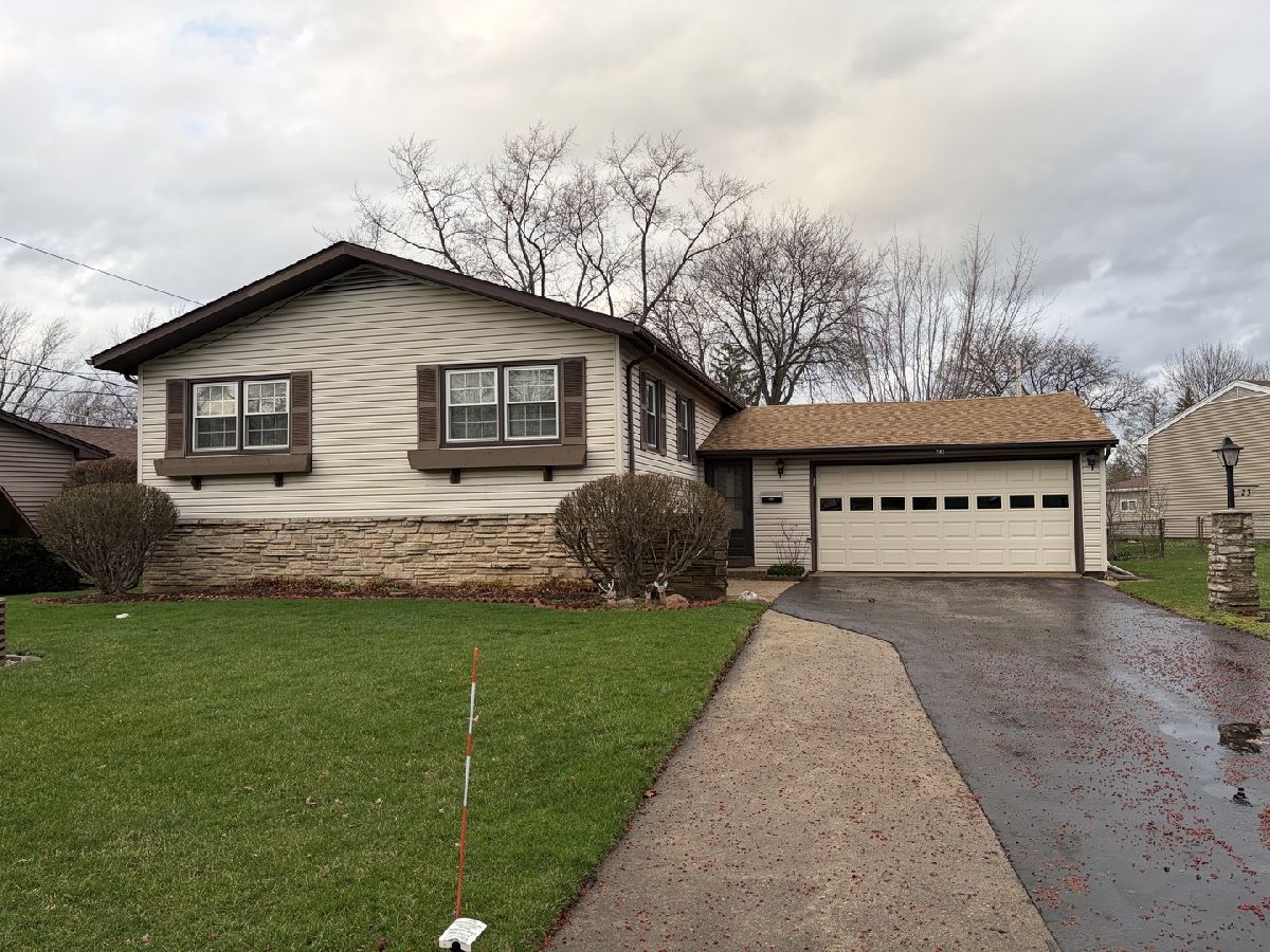  For Sale Wheeling Illinois, 23 Saint Armand Court