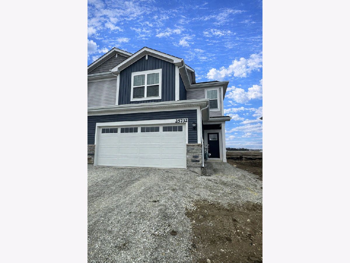 Condos & Townhomes For Rent Autumn Glen Plainfield Illinois, 25732 Wakefield