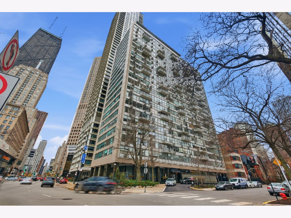  For Sale Chicago Illinois, 1000 Lake Shore Drive