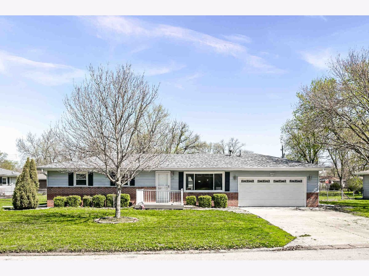  For Sale Oreana Illinois, 610 Rayjon Drive