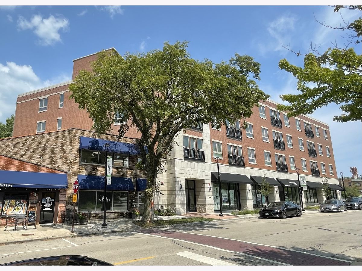  For Rent Highland Park Illinois, 555 Roger Williams