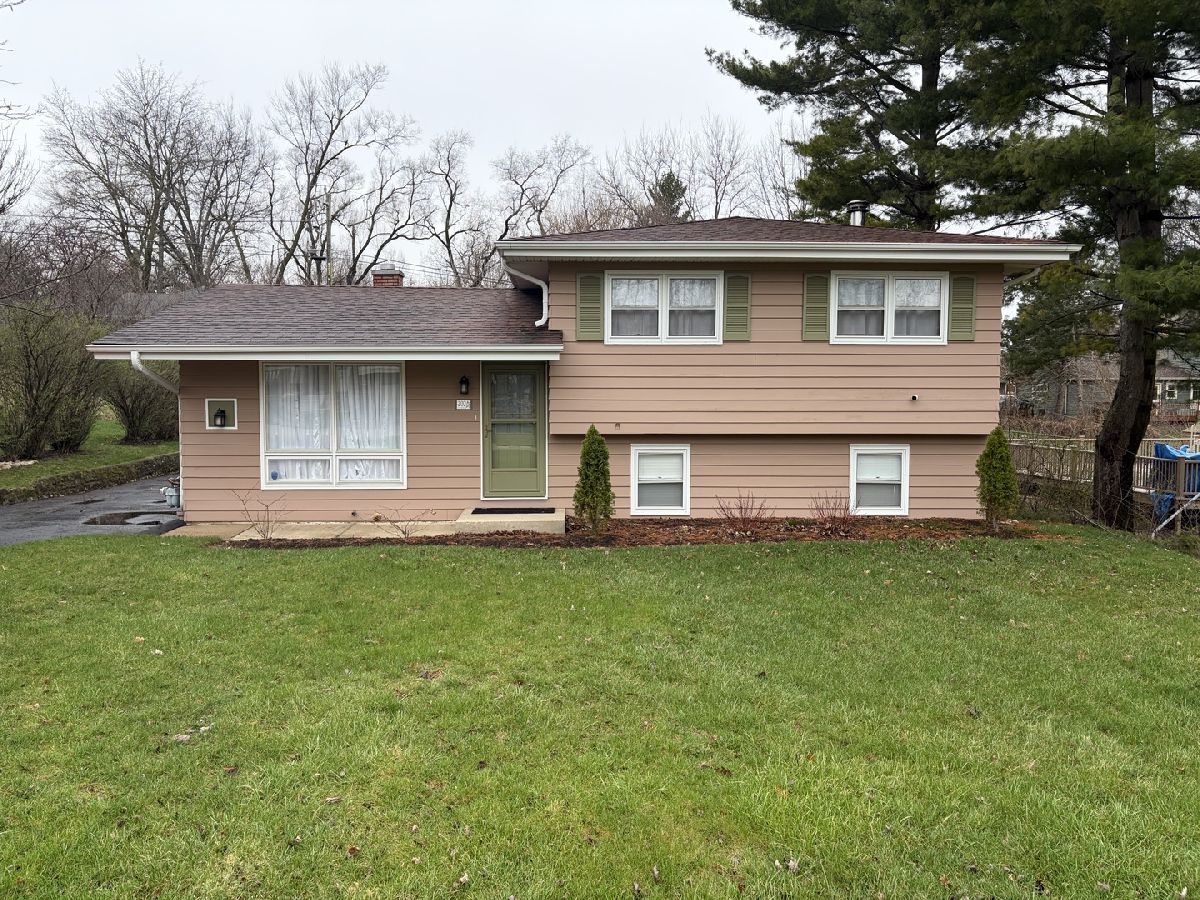  For Rent Oakwood Hills Illinois, 202 Hickory