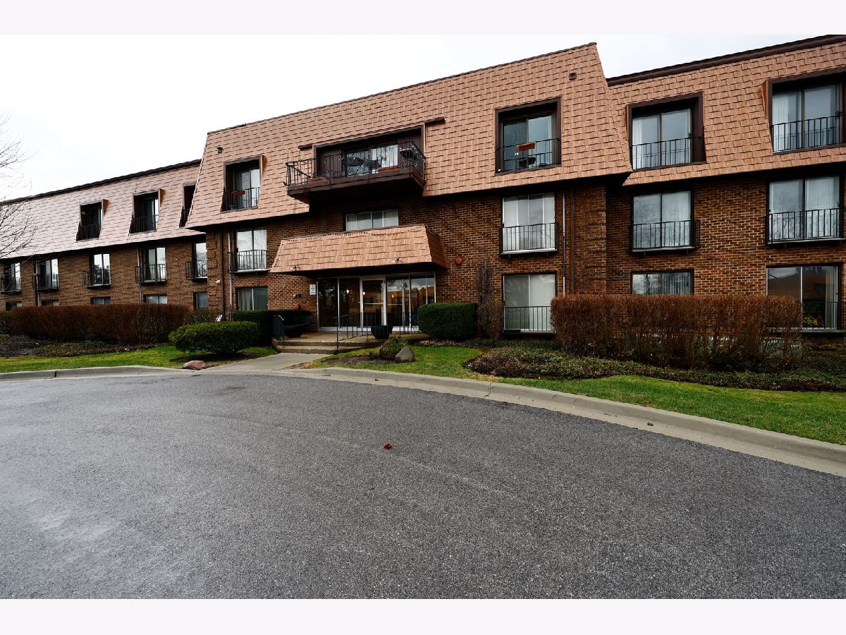  For Sale Northbrook Illinois, 3950 Dundee Road