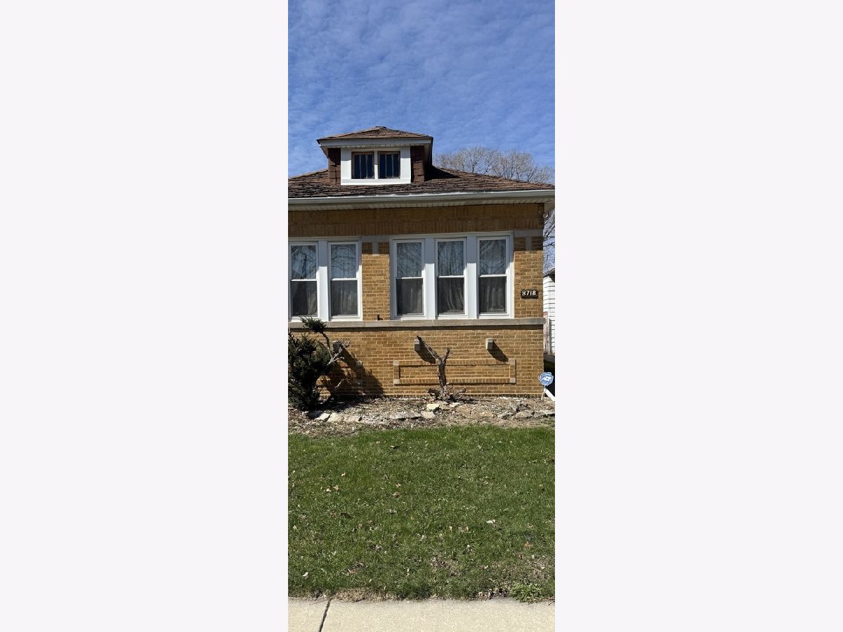  For Sale Chicago Illinois, 8718 Euclid Avenue
