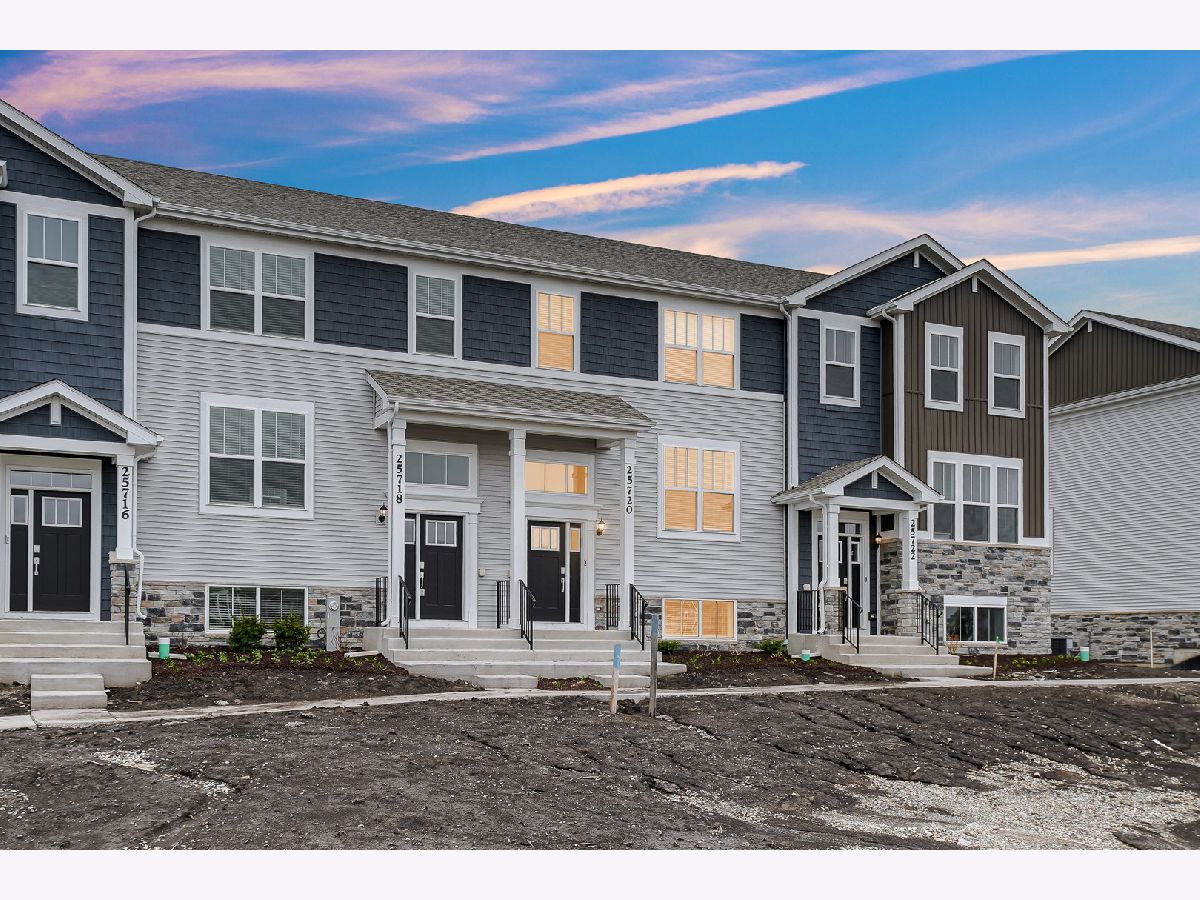 Condos & Townhomes For Rent Autumn Glen Plainfield Illinois, 25720 Yorkshire