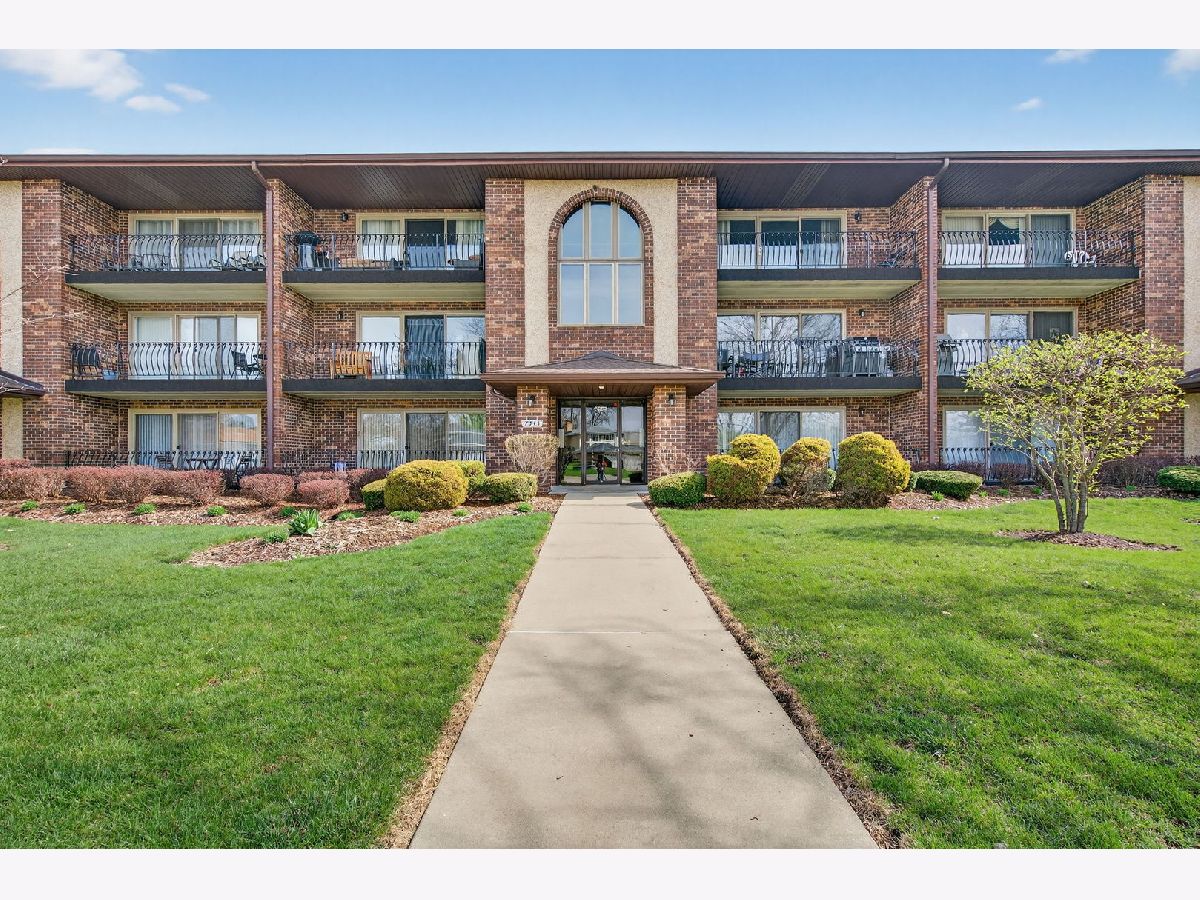  For Sale Willowbrook Illinois, 7545 Sheridan Drive