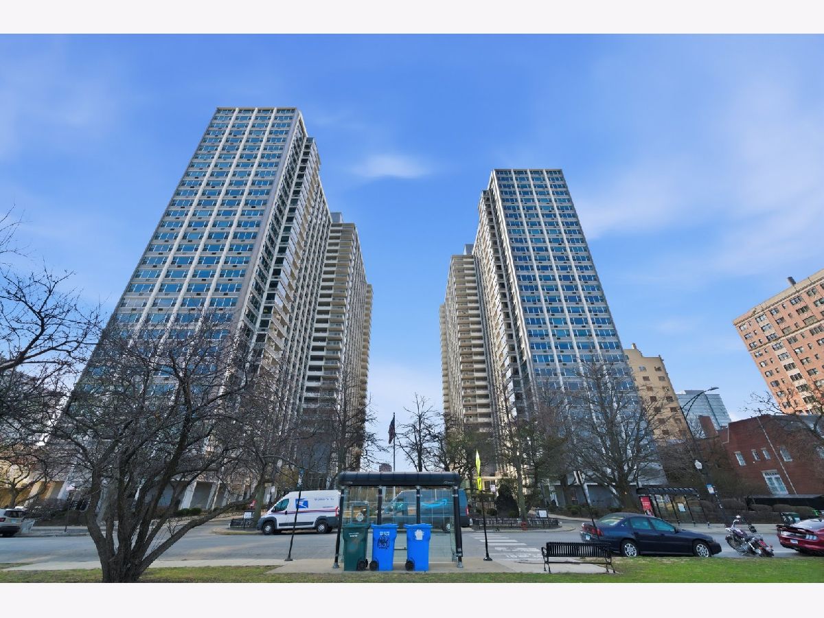 Condominiums For Sale Imperial Towers Chicago Illinois, 4250 Marine Drive