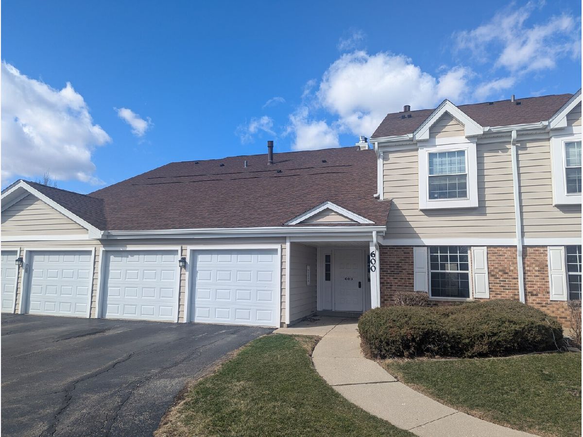Condos & Townhomes Rented Gatewood Schaumburg Illinois, 600 Eastview