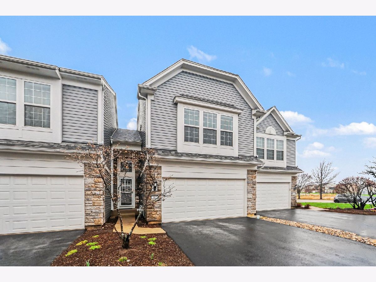 Townhomes & Homes For Sale Prescott Mill Oswego Illinois, 102 Devoe Drive