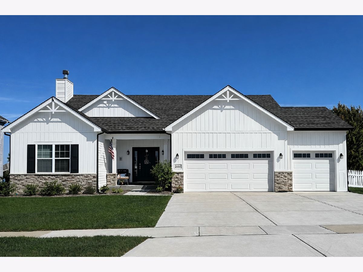 Homes & Townhomes For Sale Ravine Woods Channahon Illinois, 25911 Ravine Woods Drive