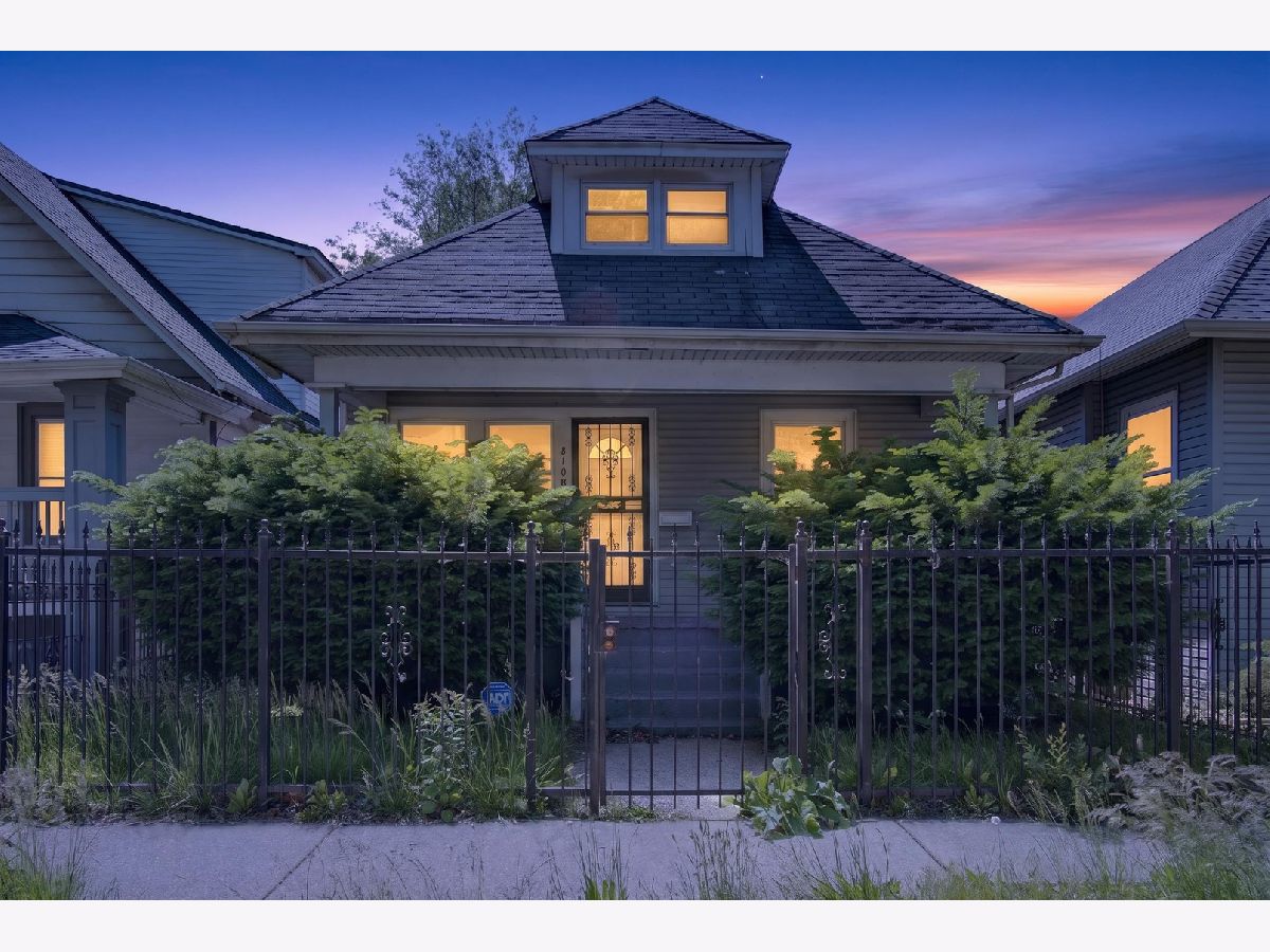  For Sale Chicago Illinois, 8106 Burnham Avenue