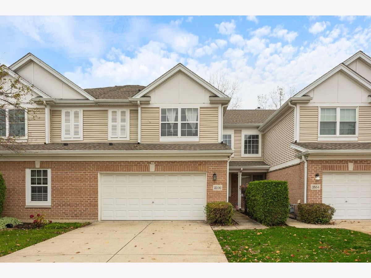  For Sale Westchester Illinois, 2556 Camberley Circle