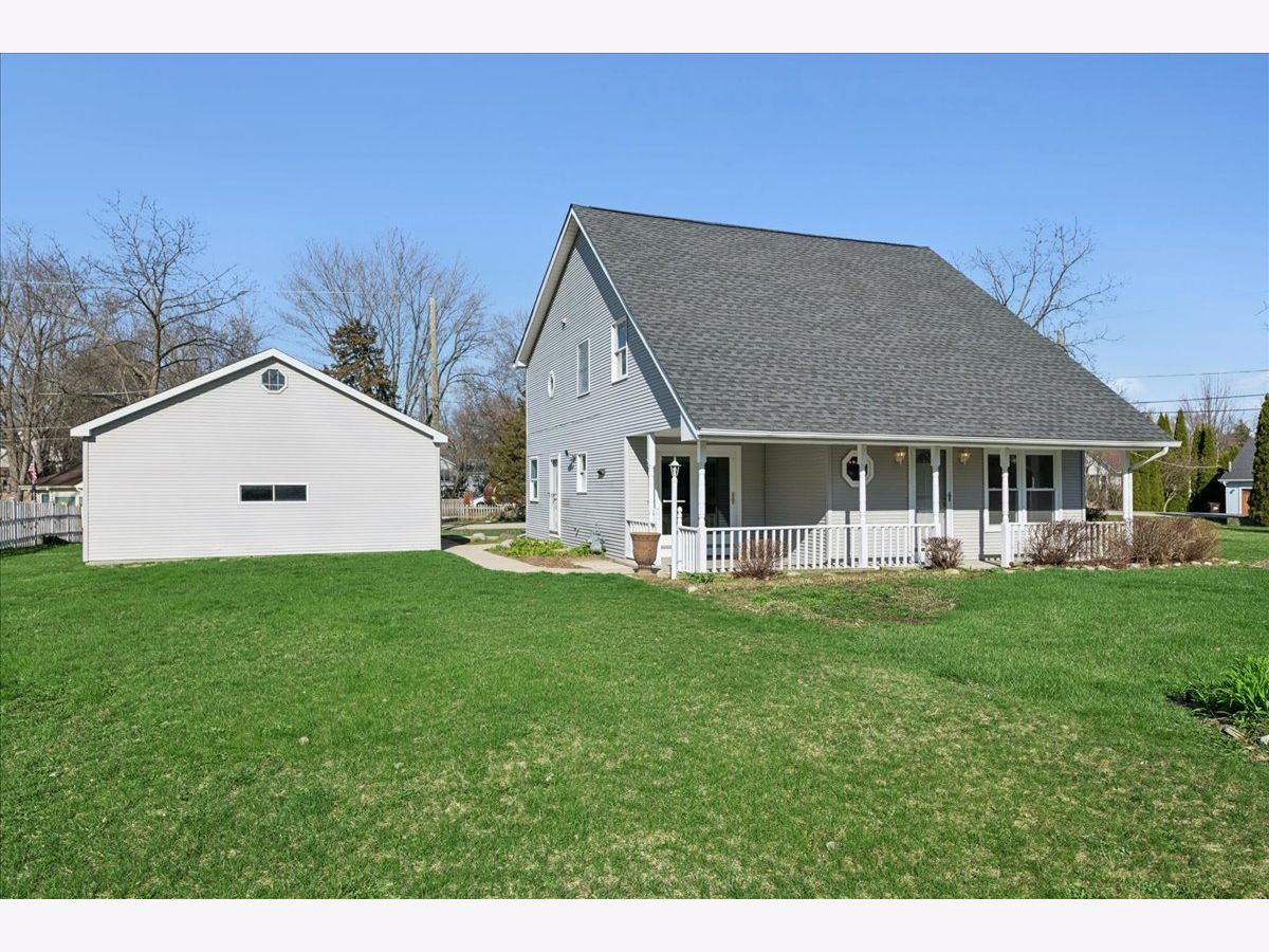  For Sale Island Lake Illinois, 3303 Eastway Drive