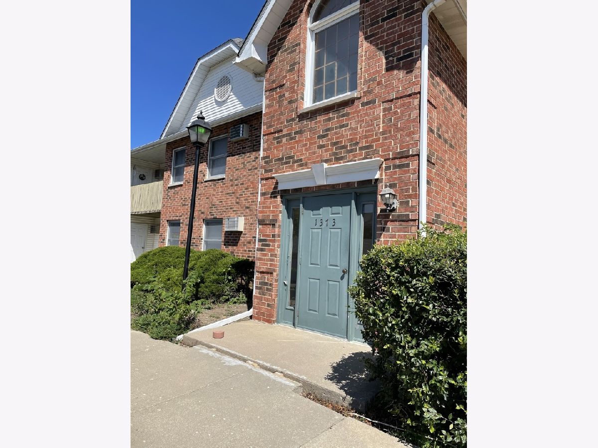  For Rent Lake In The Hills Illinois