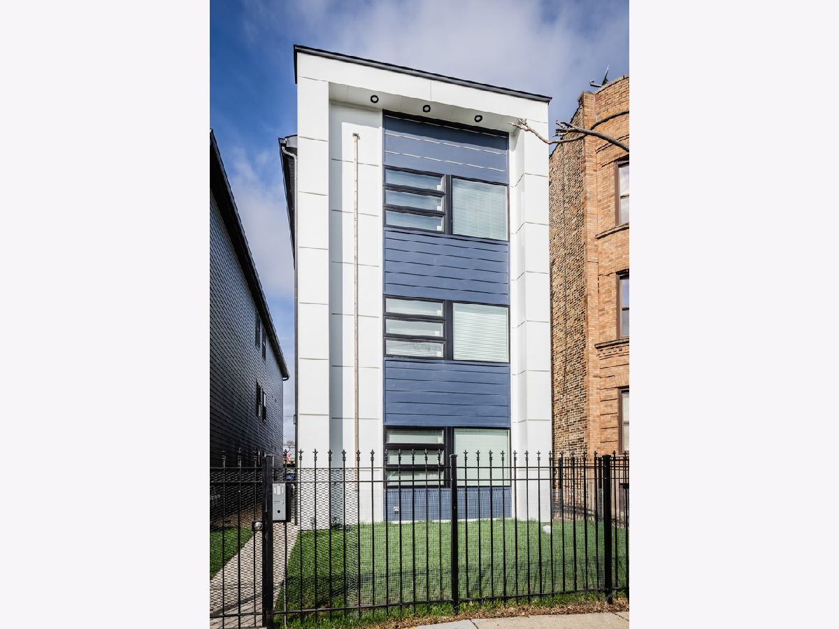  For Sale Chicago Illinois, 6220 King Drive