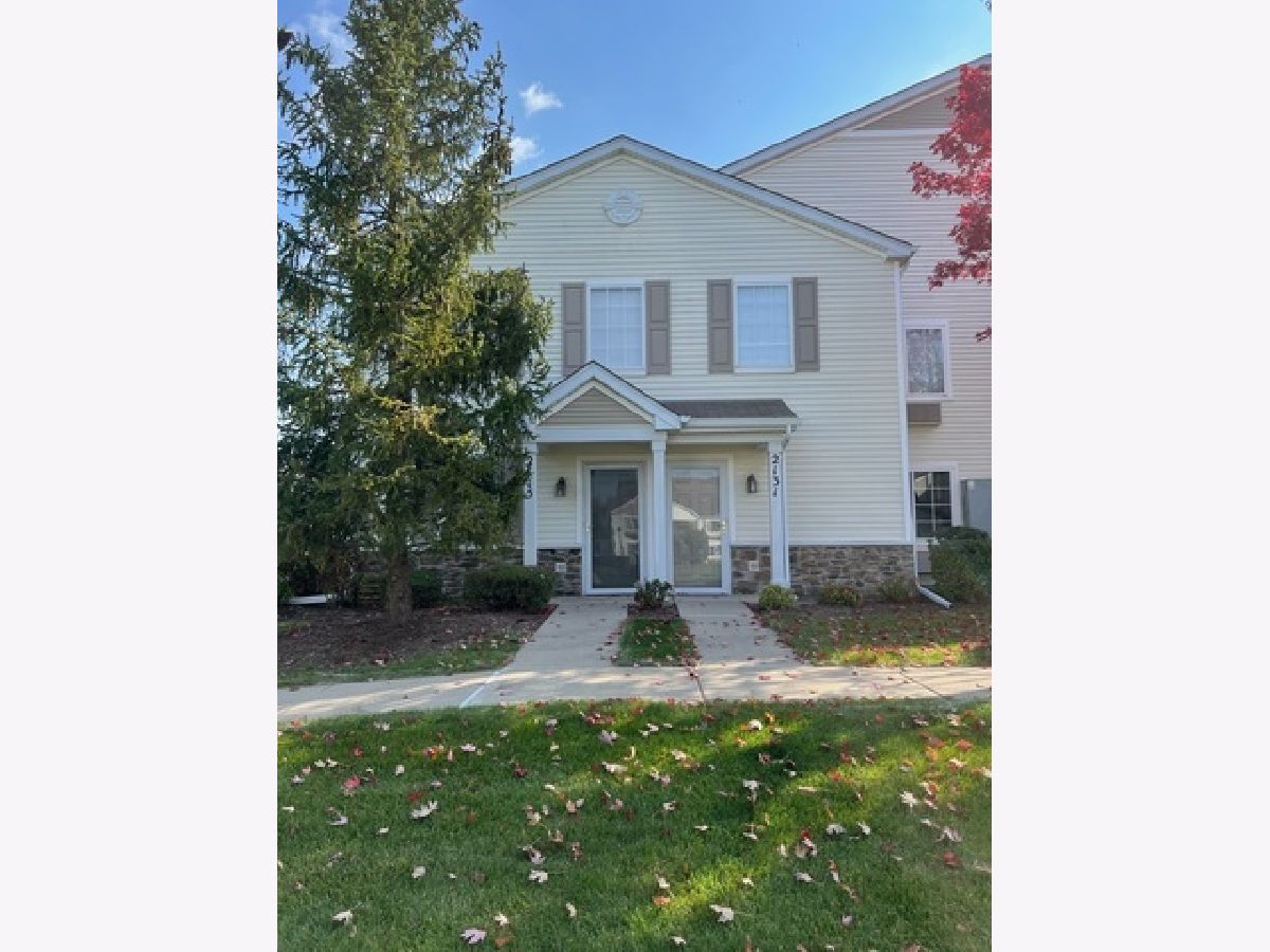  For Rent Carpentersville Illinois, 2115 Silverstone