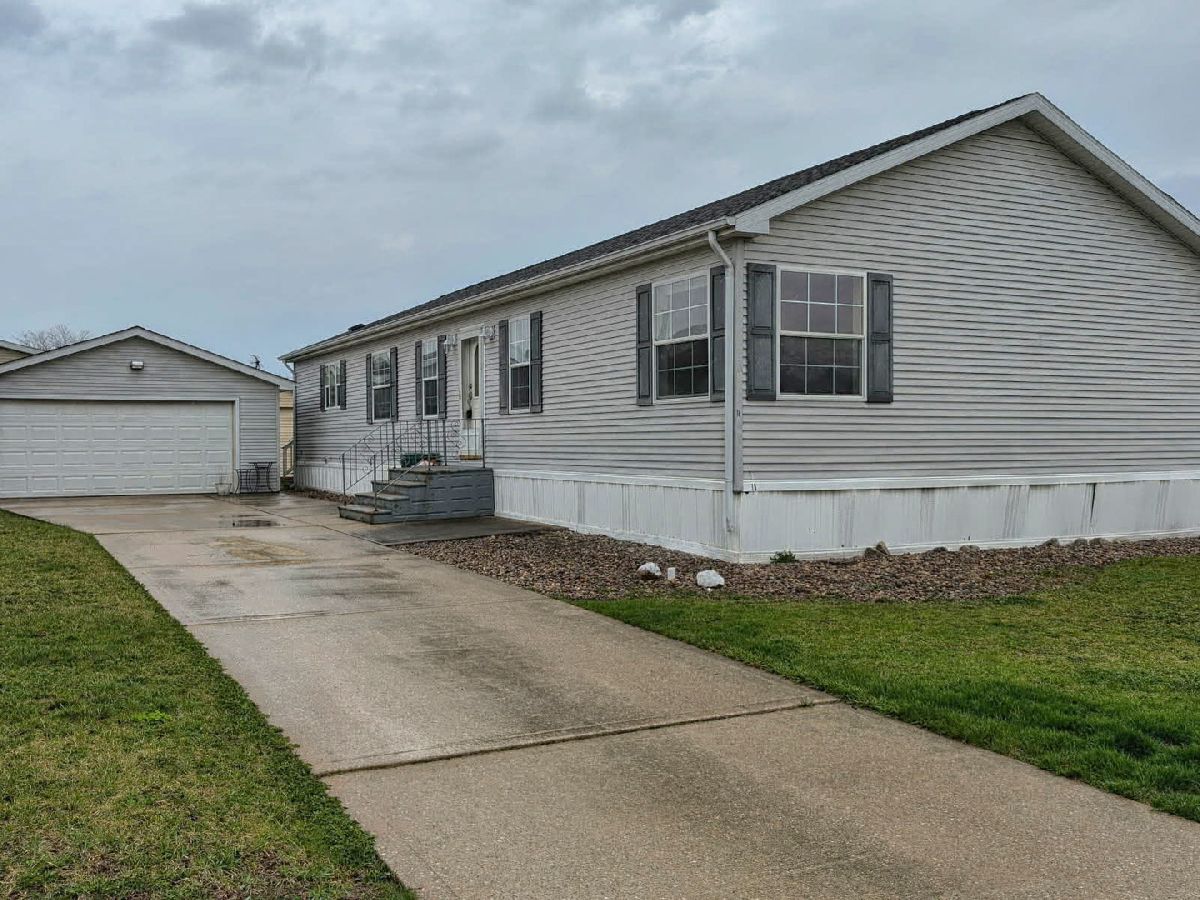  For Sale Beecher Illinois, 18 Eagle Lane