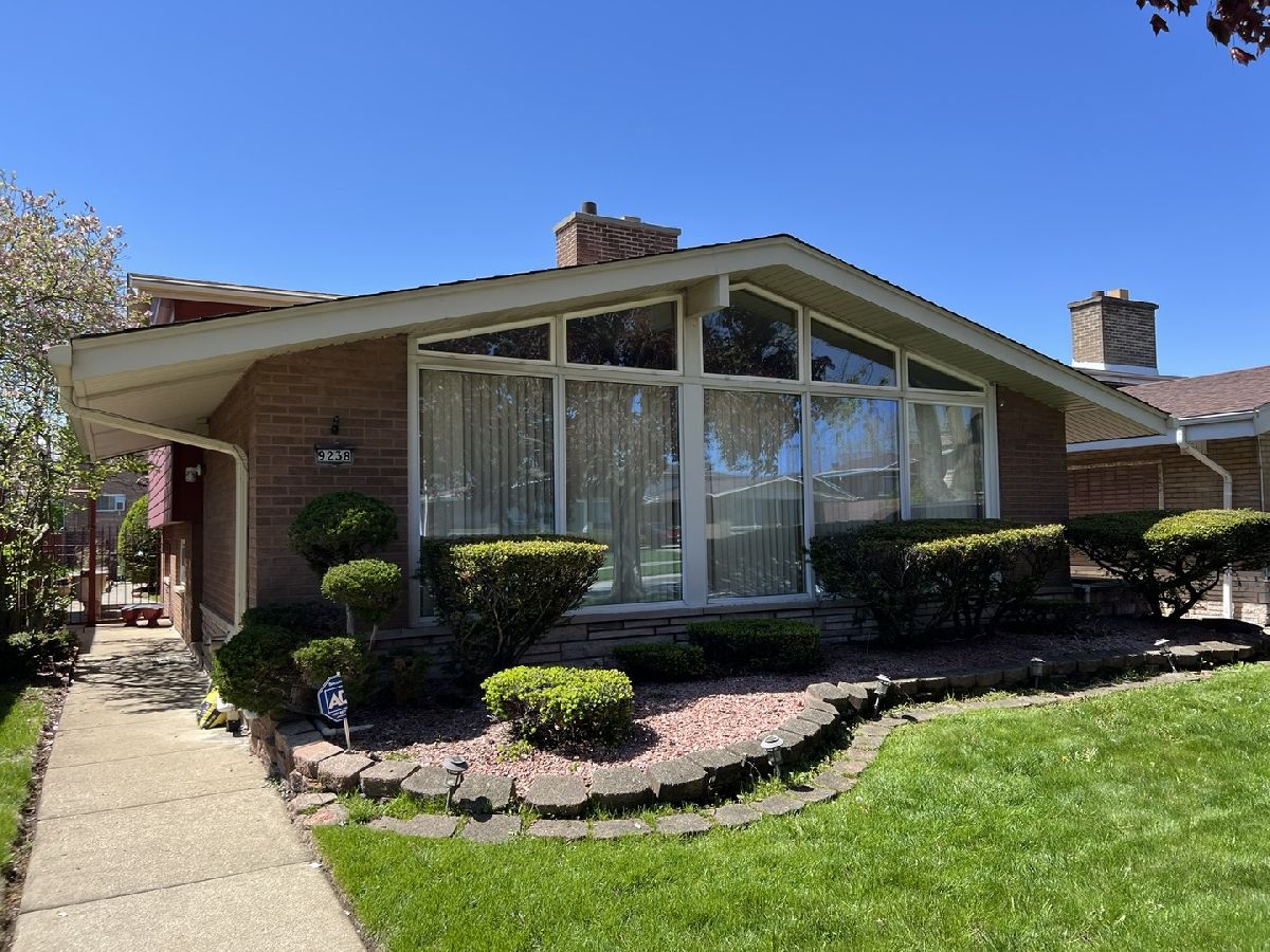  For Sale Chicago Illinois, 9238 Constance Avenue