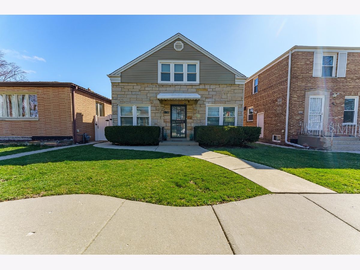  For Sale Westchester Illinois, 745 Manchester Avenue