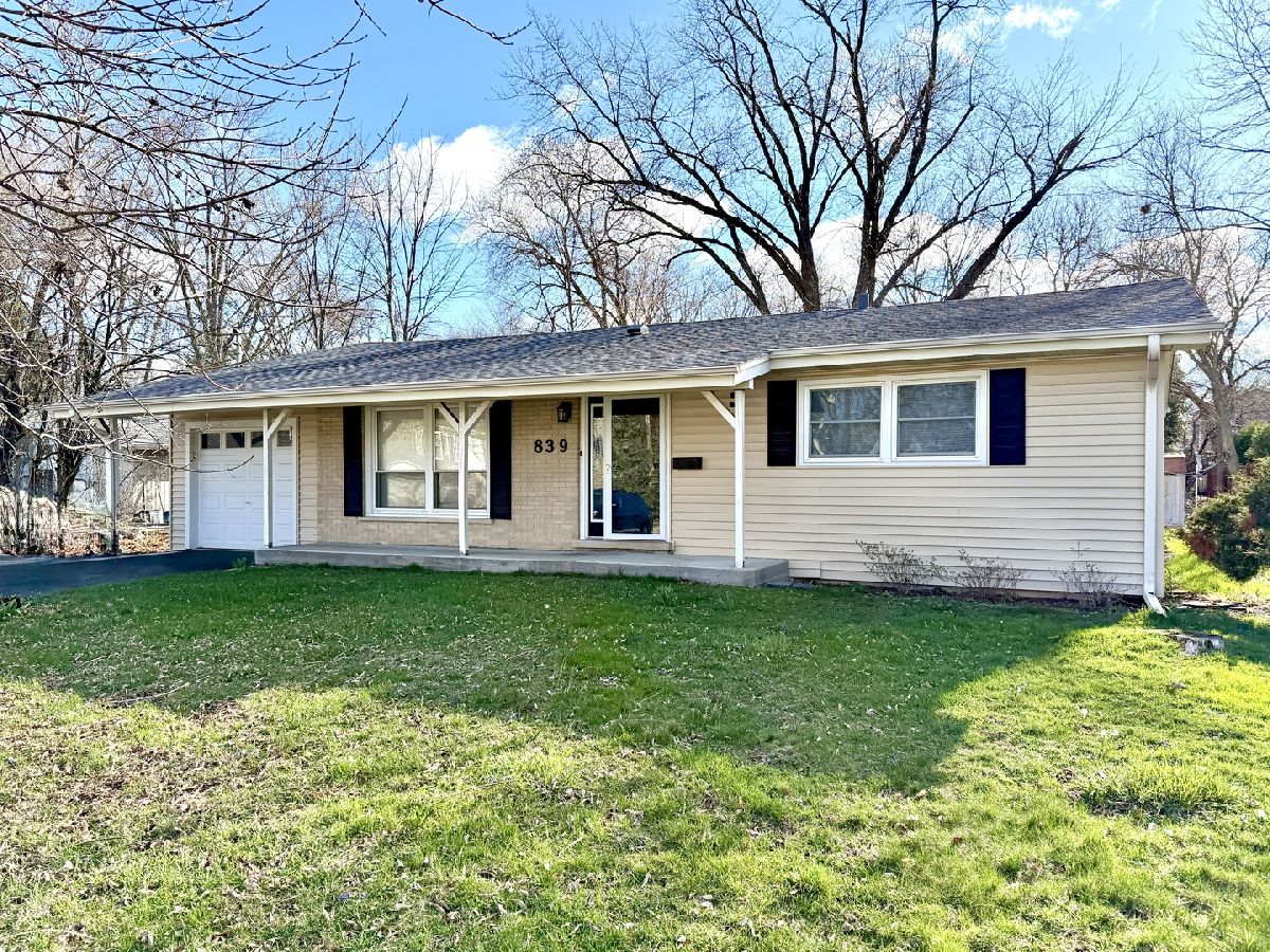  For Sale Barrington Illinois, 839 Dundee Avenue