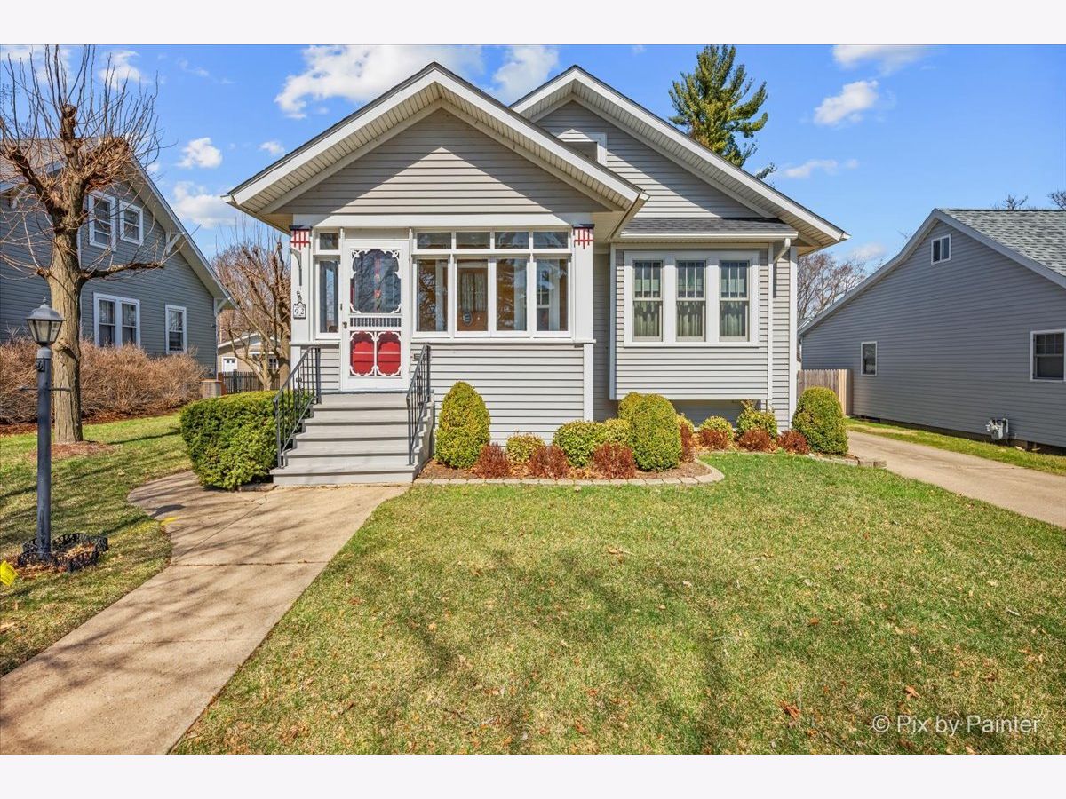  For Sale West Dundee Illinois, 92 Hawley Avenue